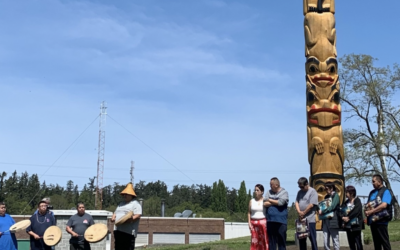 Honouring the XEUES SOŁ E TŦE ĆELÁṈEN Totem Pole at the Vancouver Island Regional Correctional Centre 